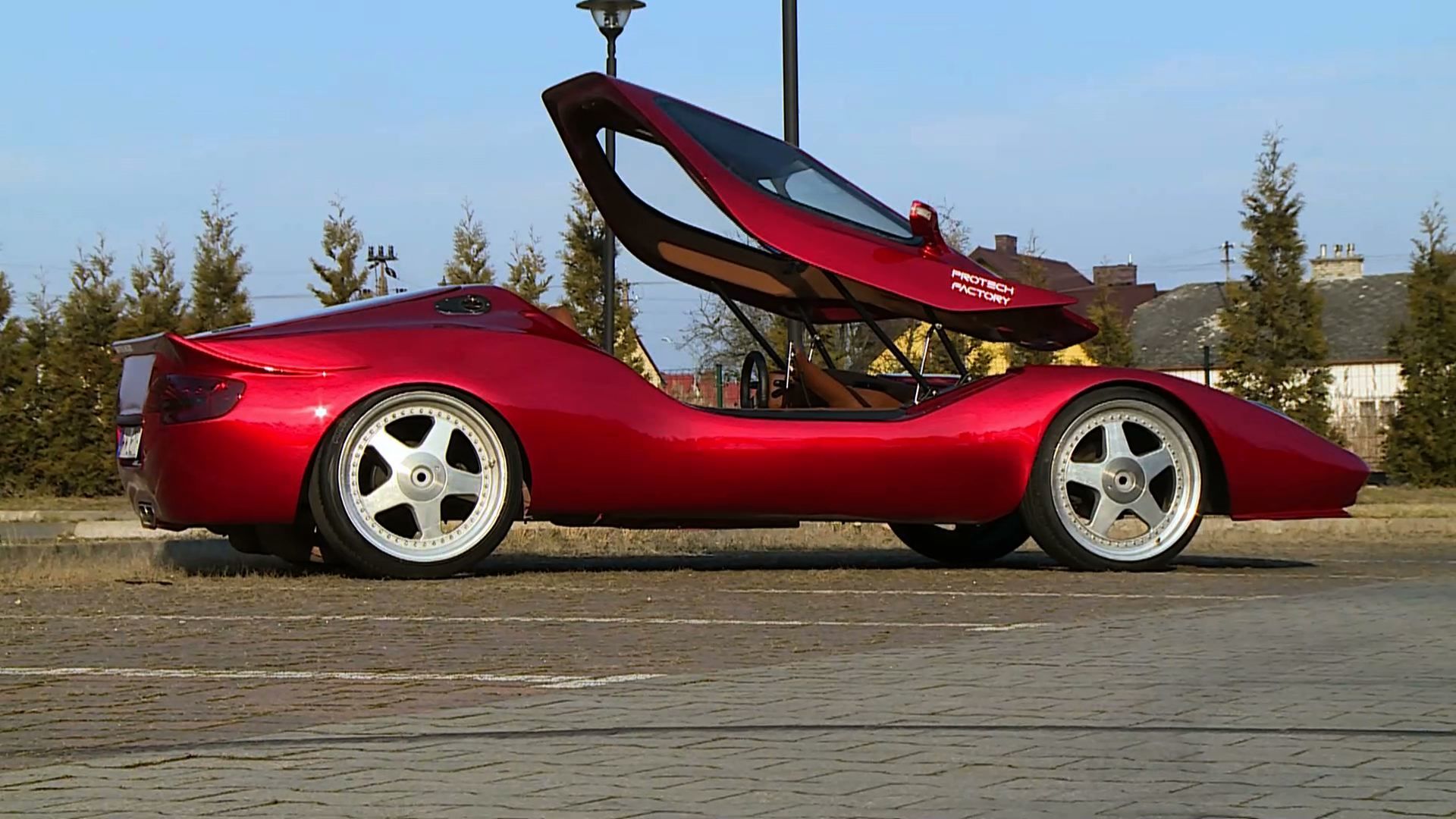 Marzył o supersamochodzie, zbudował go sam. Oto Wiesioborghini